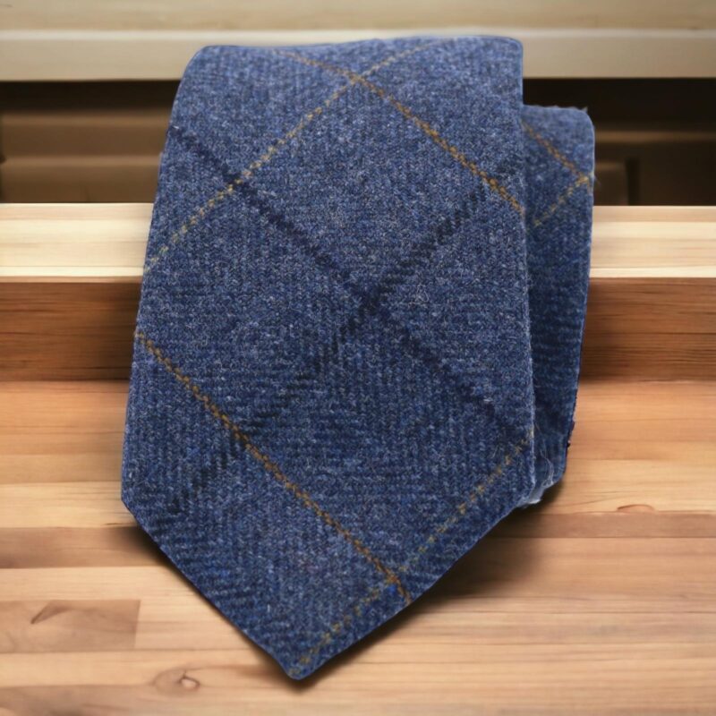 Corbata de lana azul con cuadro