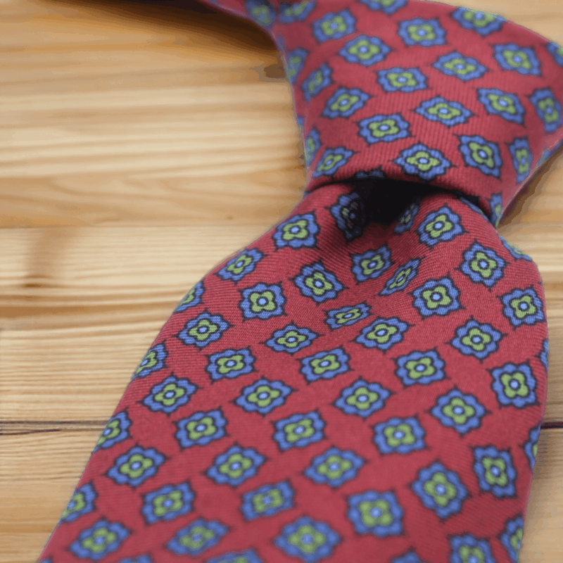 Corbata seda flor burdeos - Imagen 2