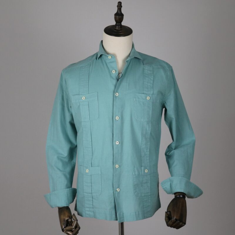 Guayabera verde agua