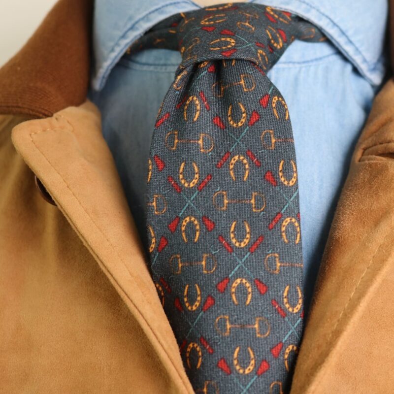 Corbata de lana herraduras azul