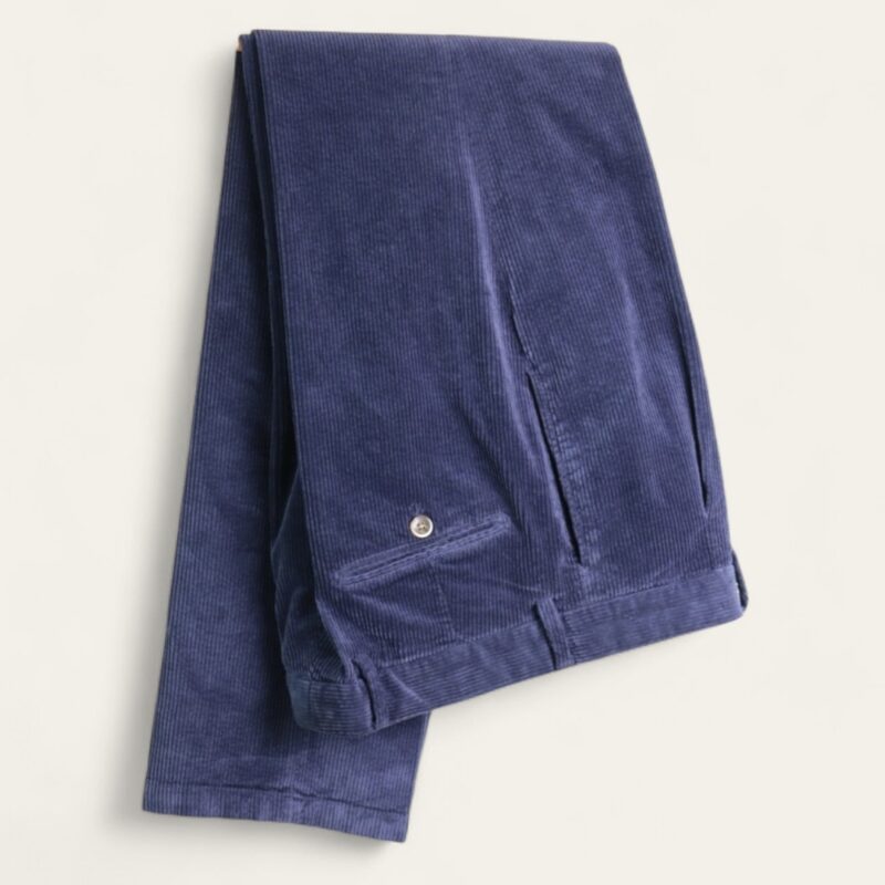 Pantalón de pana azul con pinza