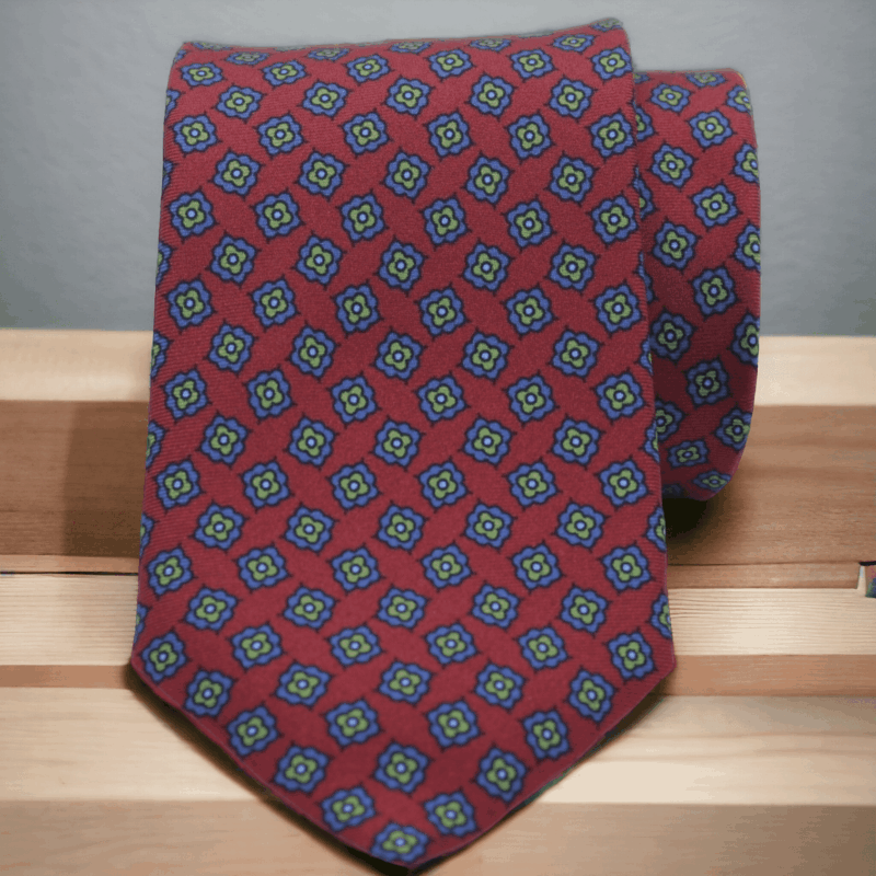 Corbata seda flor burdeos