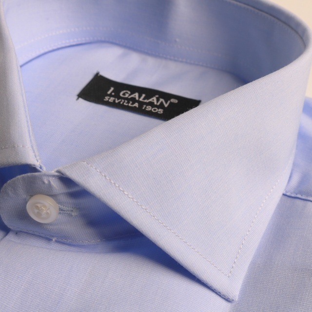 Camisa fil a fil celeste puño doble, manga extra larga